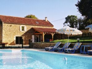 Holiday house Spacious Holiday Home in Besse with Swimming Pool - Bouzic - image1