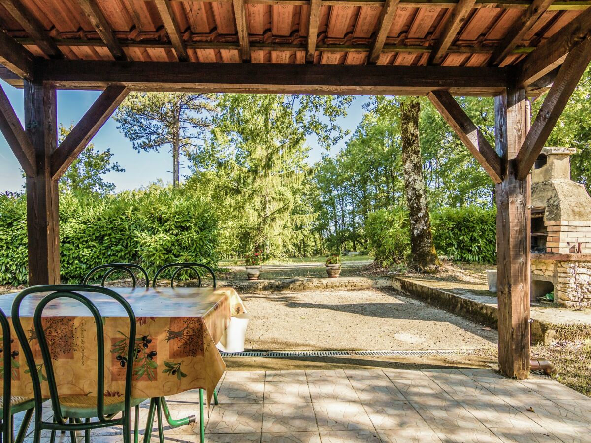 Casa de vacaciones Salignac-Eyvigues Grabación al aire libre 1