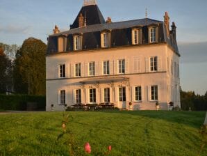 Castle Denkmalgeschütztes Schloss in Asnières mit Terrasse - Asnières - image1