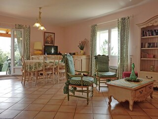 Villa Saint-Laurent-de-Carnols Features 10