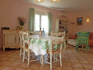 Villa Saint-Laurent-de-Carnols Caratteristiche 15