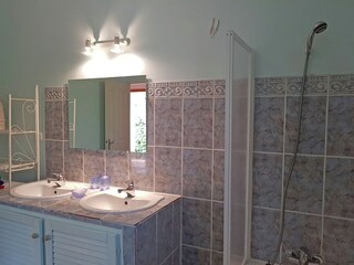 Villa Saint-Laurent-de-Carnols Features 18