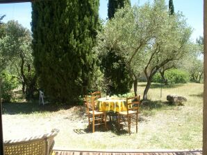 Retiro en un jardín mediterráneo