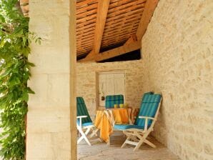 Holiday house Charming Holiday Home with terrace in Gard - Montclus - image1