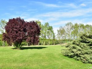 Espaciosa casa de vacaciones con jardín privado con una granja en el centro - Grandchamp - image1