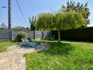 Fuga sulla spiaggia della Bretagna