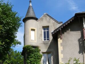 Cosy apartment in a 19th-century villa - Olloix - image1