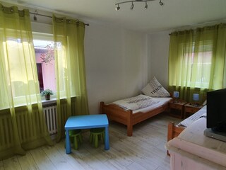 Schlafzimmer 2