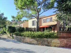 Holiday house Provencal holiday home with terrace - Bormes-les-Mimosas - image1