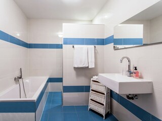 Villa L'Escaillon Features 24