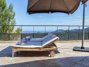 Villa aux Adrets avec piscine et vue sur les collines
