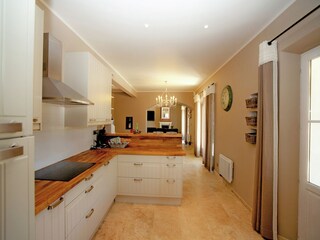 Villa Apt Features 25