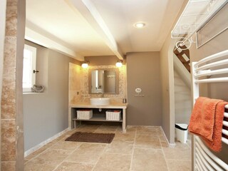 Villa Apt Features 37