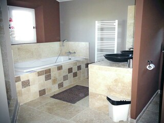 Villa Apt Features 30