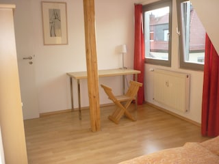 Schlafzimmer, Fenster nach Nordwesten