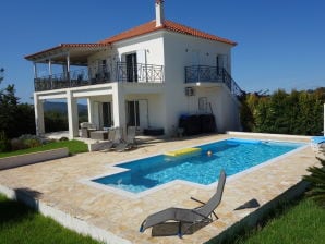 Luxuriöse Villa mit eigenem Swimmingpool - Finiki - image1