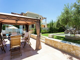Villa Viran Episkopi Buitenaudio-opname 6