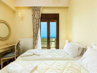 Villa Viran Episkopi Features 35
