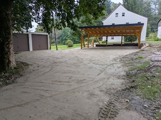 Garagen und Stellplätze