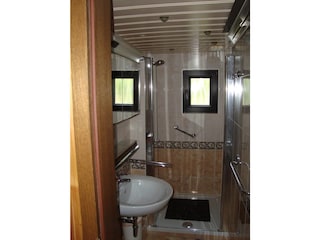 Bad und WC mit Fußbodenheizung