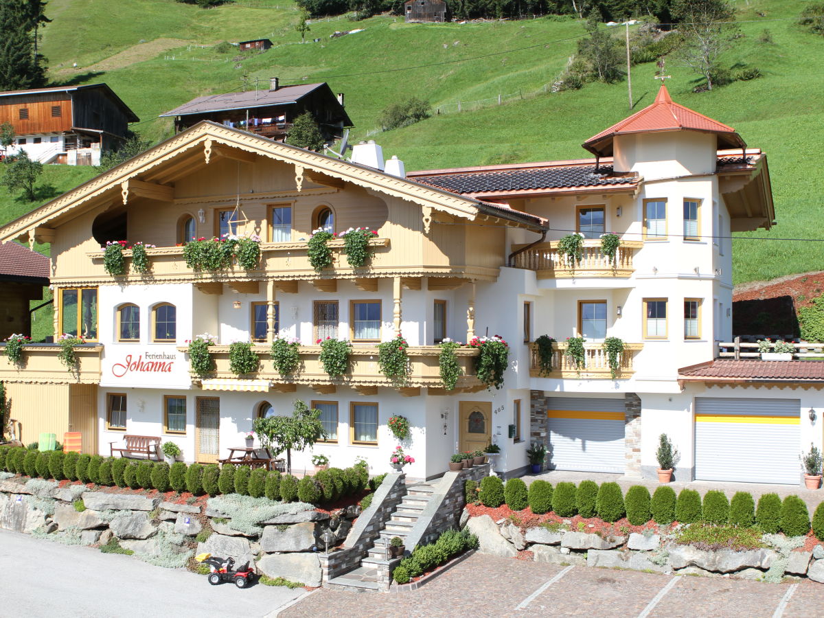 Holiday House Johanna Im Zillertal Hippach Company
