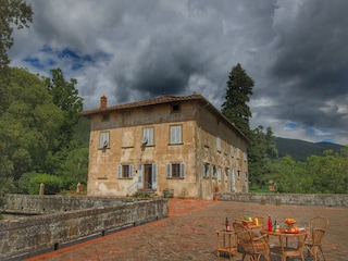 Farmhouse Rufina Outdoor Recording 4