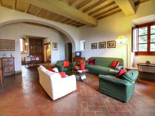 Farmhouse Rufina Features 18