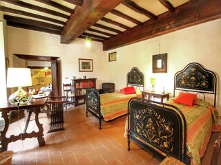 Farmhouse Rufina Features 30