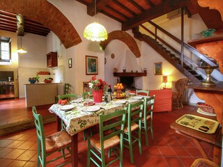 Farmhouse Rufina Features 25