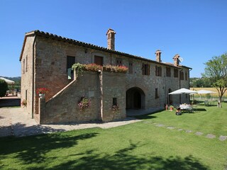 Appartement Todi Buitenaudio-opname 7