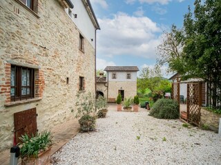 Farmhouse San Maiano Features 24
