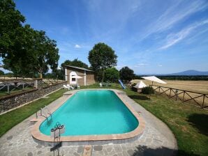 Fattoria Agriturismo con piscina tra natura e arte - Lubriano - image1