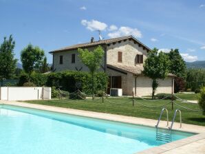 Maison de vacances moderne à Foligno - Loc. avec piscine - Montefalco - image1