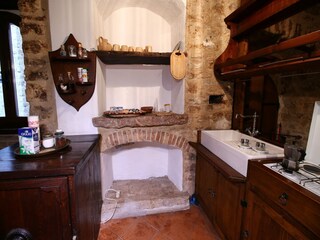 Castle Collazzone Features 20