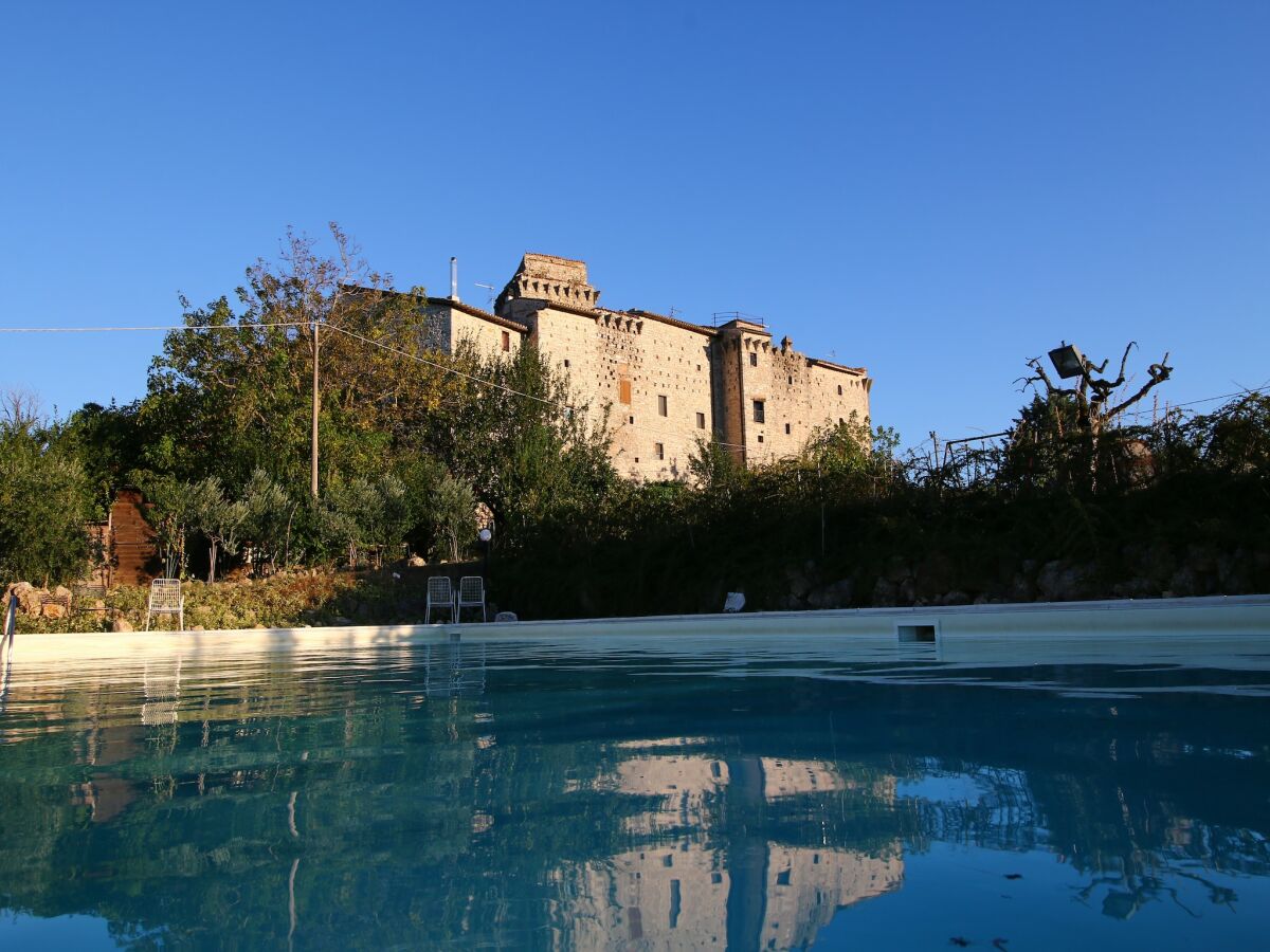 Schloss Collazzone Außenaufnahme 6