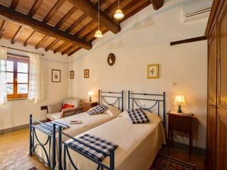 Farmhouse Paciano Features 29