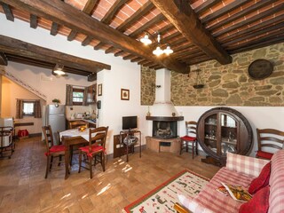 Farmhouse Paciano Features 27