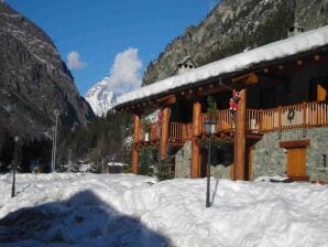 Gemütliches Chalet in Antey-Saint-André mit Terrasse - Antey Saint André - image1