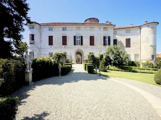 Castle Rocca Grimalda Outdoor Recording 3