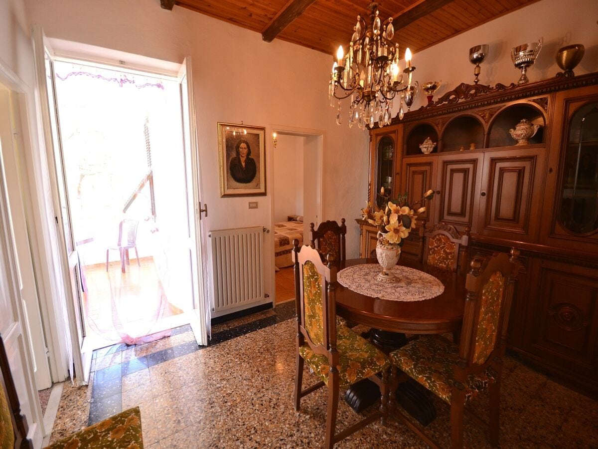 Ferienhaus Borghetto di Vara Ausstattung 12