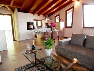 Apartment Lovere Features 22