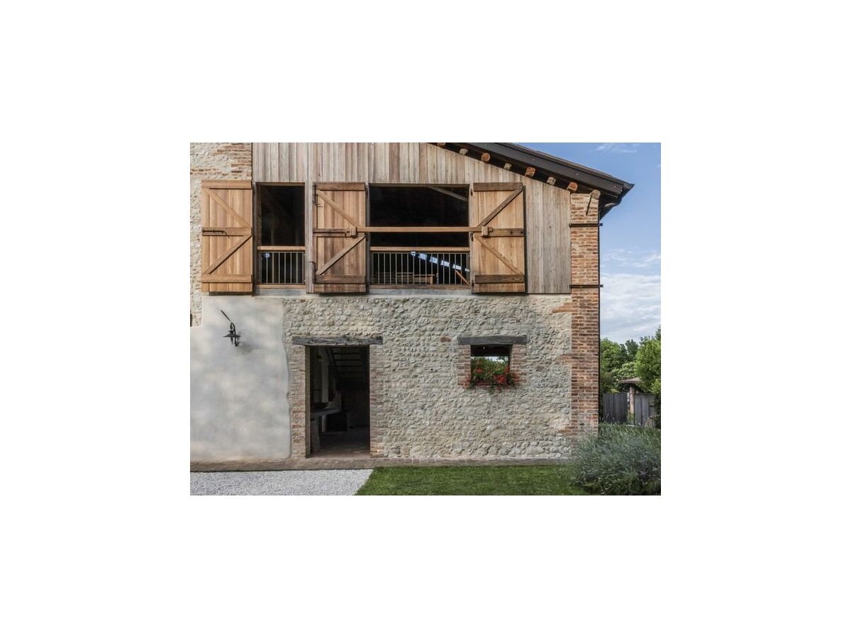 Farmhouse Asolo Outdoor Recording 1