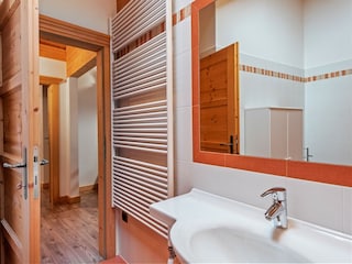 Apartment Brez Features 12