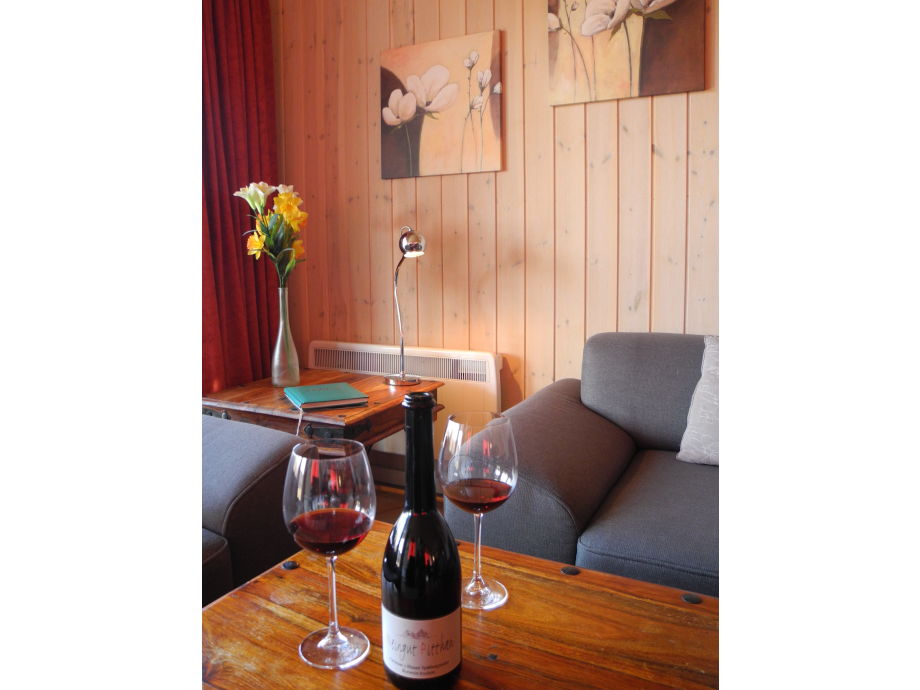 entspannung bei einem glas rotwein