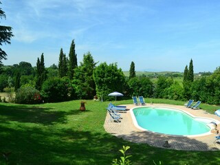 Farmhouse Vinci Outdoor Recording 4