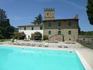 Apartment Luxuriöses Ferienhaus mit Pool in Pelago, Italien - Incisa in Val d'Arno - image1