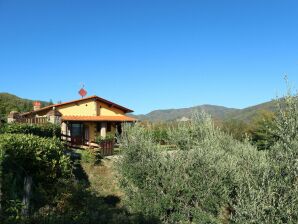 Ruhiges Ferienhaus in San Quirico umgeben von Hügeln - Pescia - image1