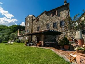 Schönes Ferienhaus nahe See in Lizzanello - Sarripoli - image1