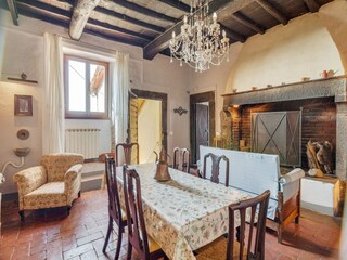 Farmhouse Pian di Scò Features 11