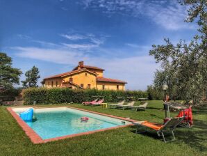 Apartment Charmantes Ferienhaus in der Toskana mit Pool - Castelfranco Piandiscò - image1